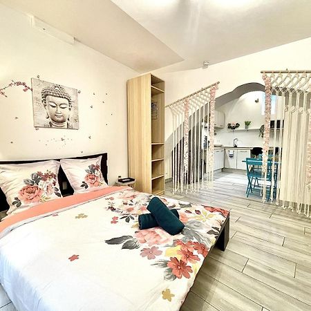 Апартаменты *Le Lotus*Fiber Wifi*Hyper Center* Салон-де-Прованс Экстерьер фото